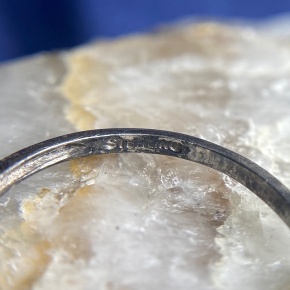 Vintage Sterling Red Gemstone Ring - Picture 9 of 11